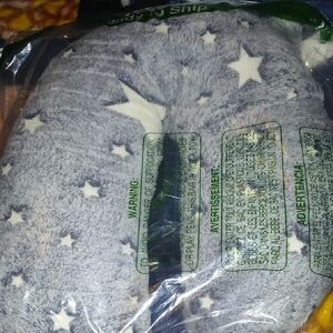 Gray Star Patterned Plush Neck Pillow